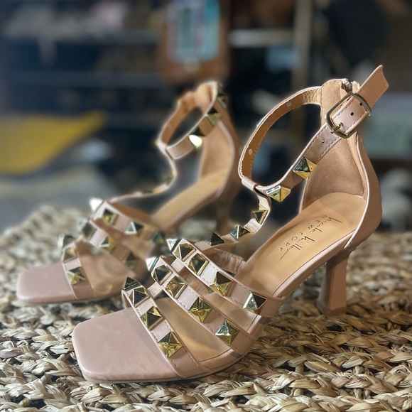 Nicole Miller Shoes - Nicole Miller‎ Studded Sandal 7.5